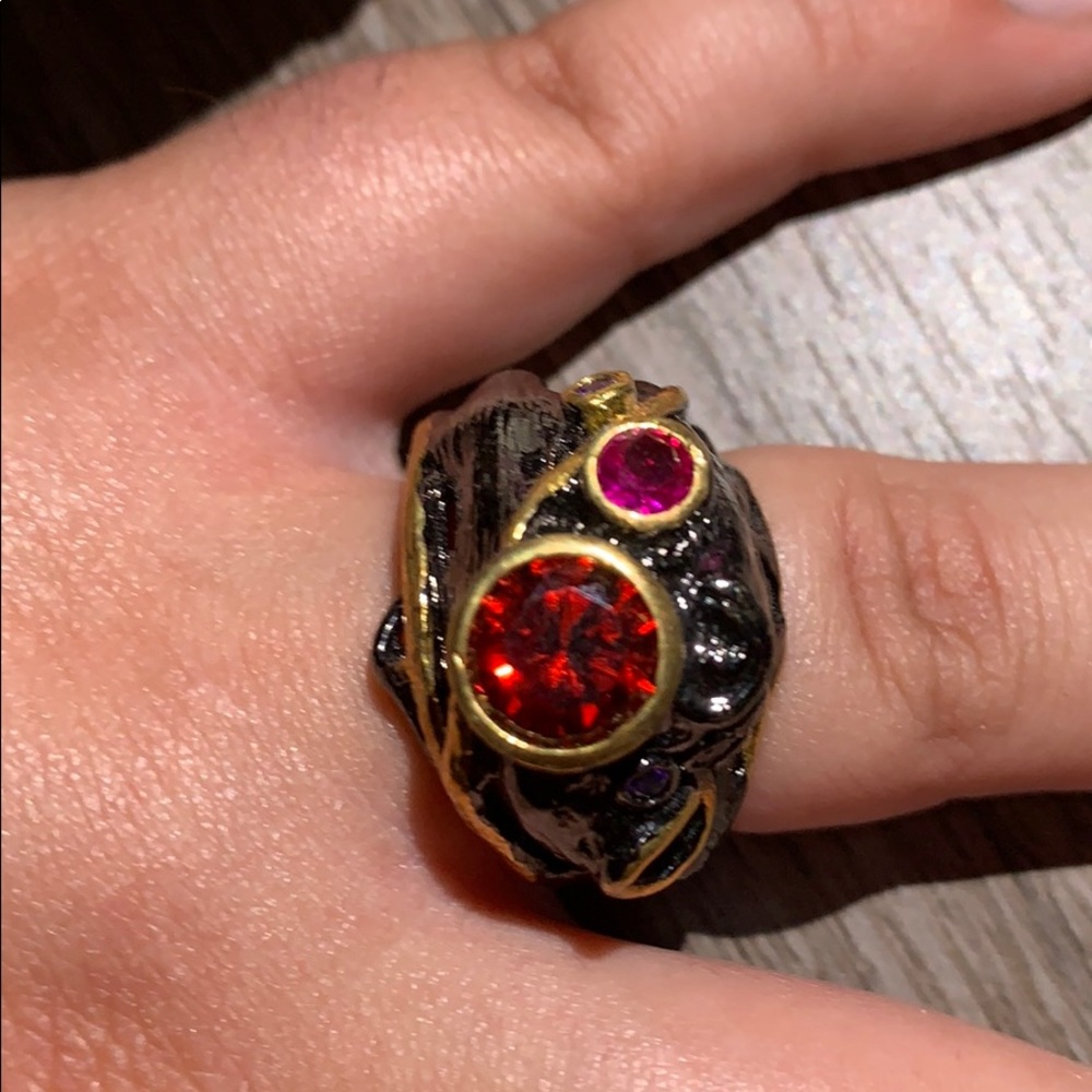Ring with gorgeous red gem